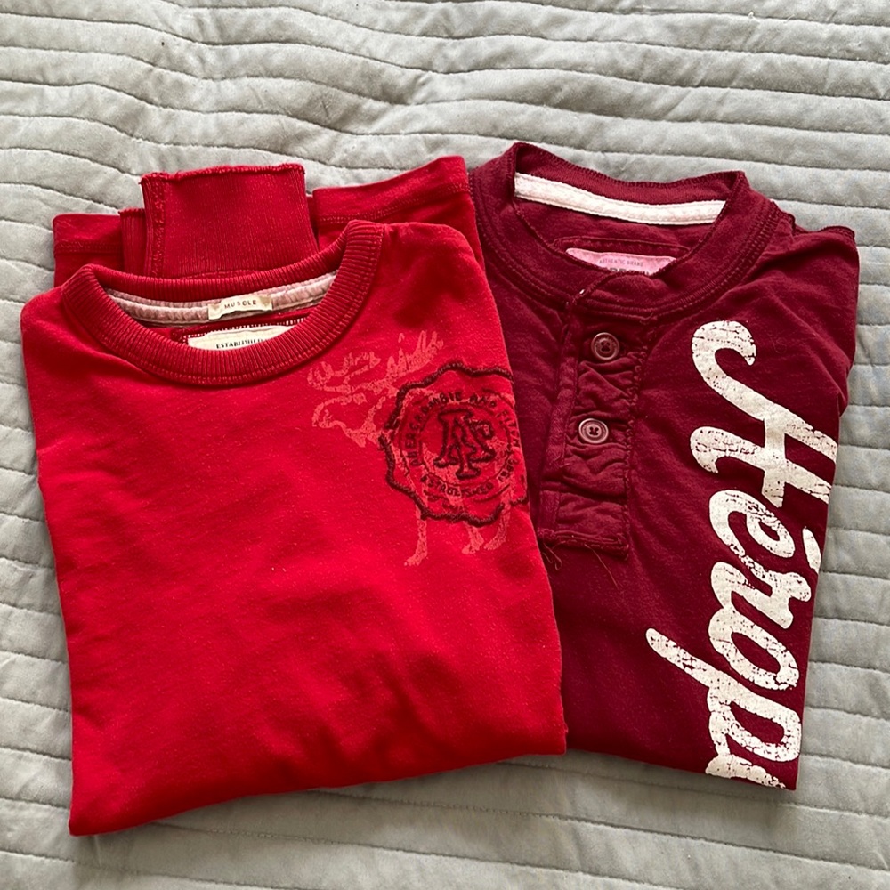 Lot of 2 Red Long Sleeve Men’s T Shirts Abercrombie/Aeropostale